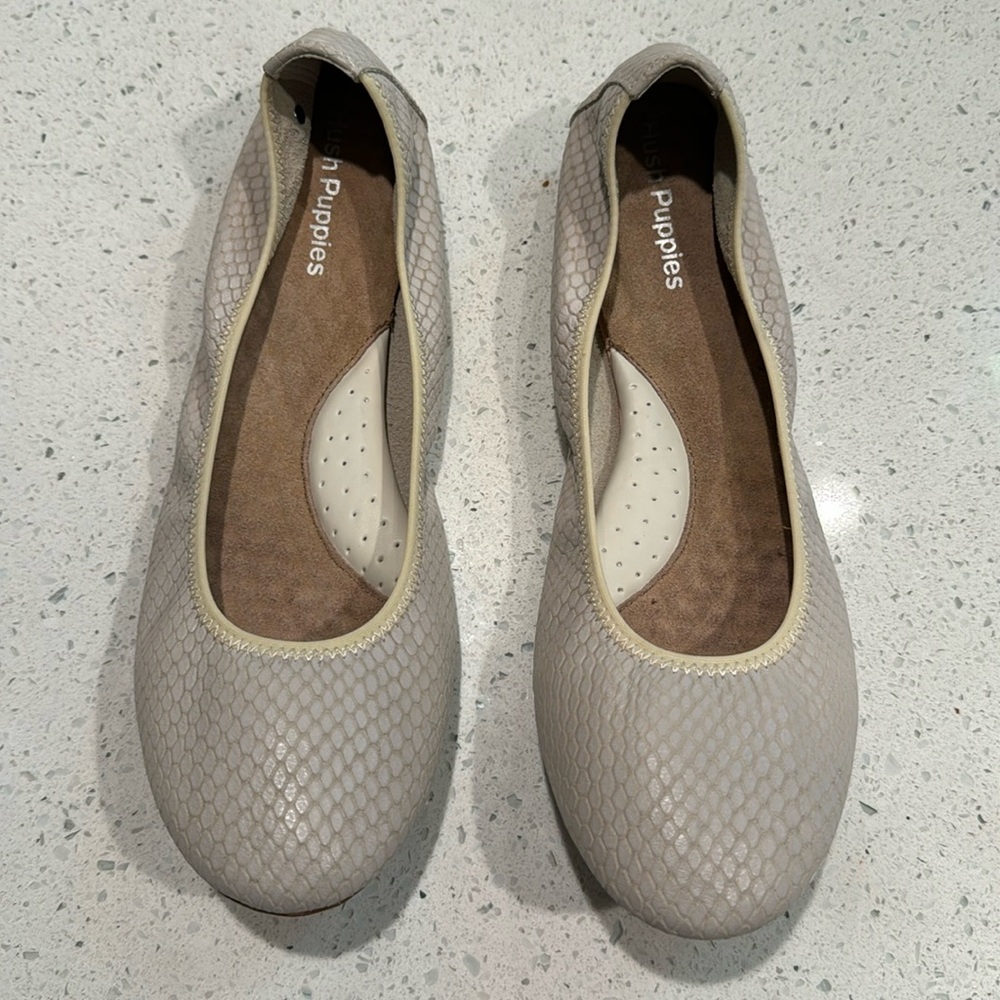 Hush puppies flats